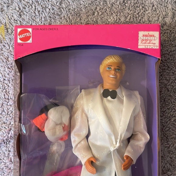 NRFB Costume Ball Ken ~ Vintage 1990 🎭 - Picture 2 of 12